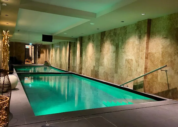 Star Champs-Elysées