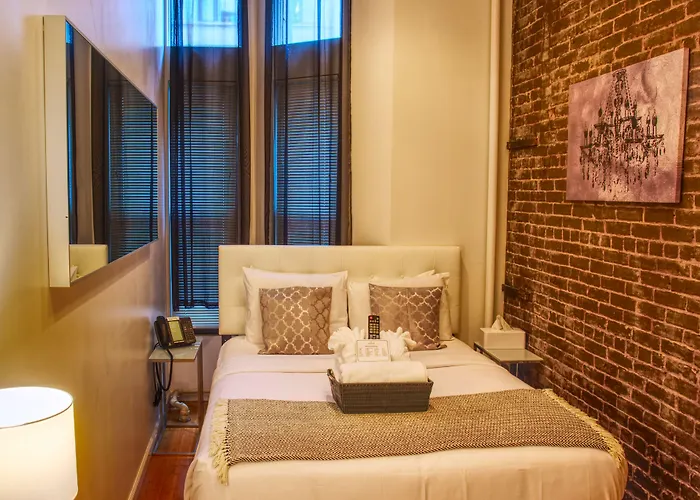 Cheap hotel: Chelsea Inn (Adults Only)