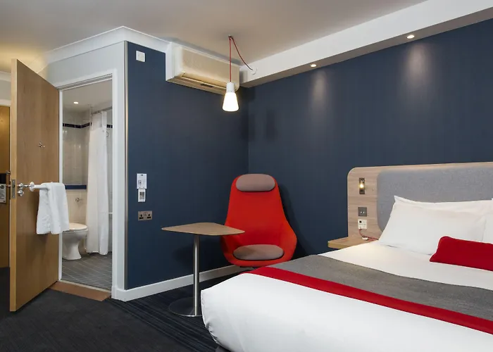 Holiday Inn Express London Luton Airport By Ihg