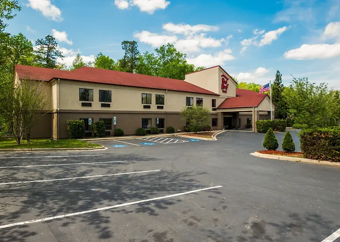 Motel: Red Roof Inn Hendersonville