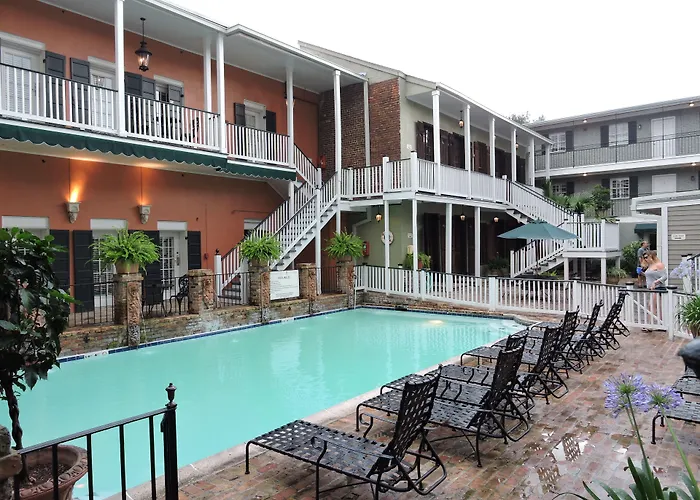 Airport Hotel: French Quarter Suites Hotel