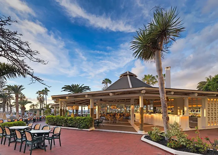 Hotel 4 estrelas: H10 Las Palmeras