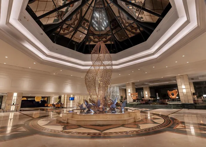 5 star hotel: Cinnamon Grand Colombo