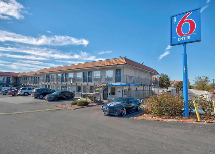 Resort: Motel 6-Albuquerque, Nm - Carlisle