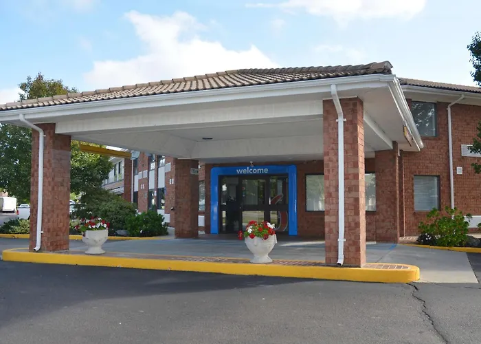 Motel 6-, Ri