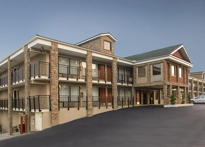 Waterpark hotels Suburban Studios Branson On The Strip