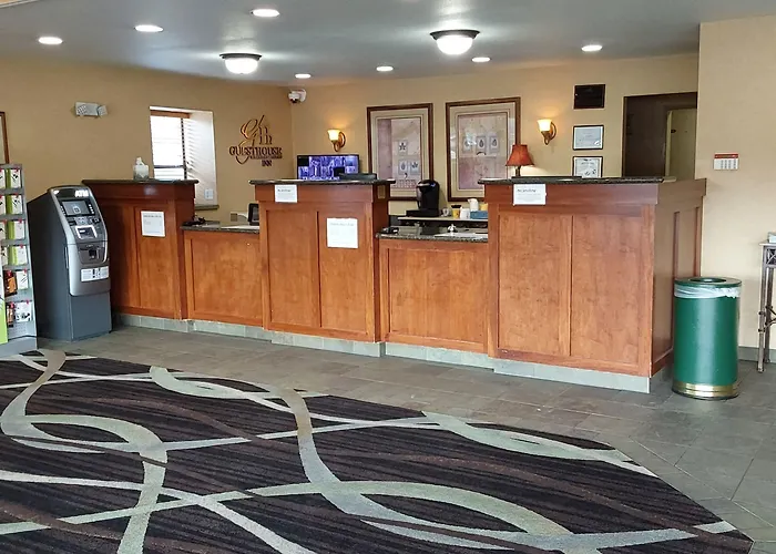 Lavissh Inn And Suites