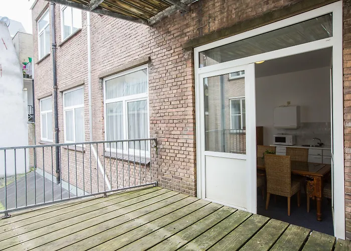 Central hotel: Rho Hotel