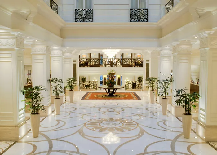 Hotel boutique Apenas: Corinthia Budapest