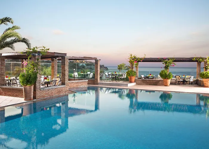 Hotel con tennis: Out Of The Blue Resort & Spa