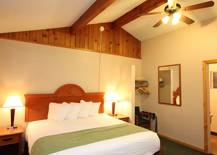 Vacation home: Oakhurst Lodge