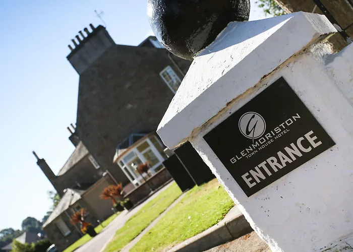 Hotel with Tennis: The Glenmoriston Townhouse Hotel