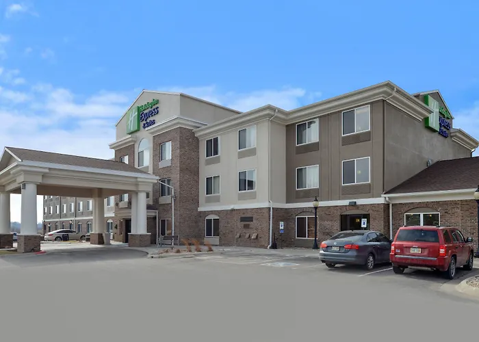 Holiday Inn Express & Suites Omaha West By Ihg