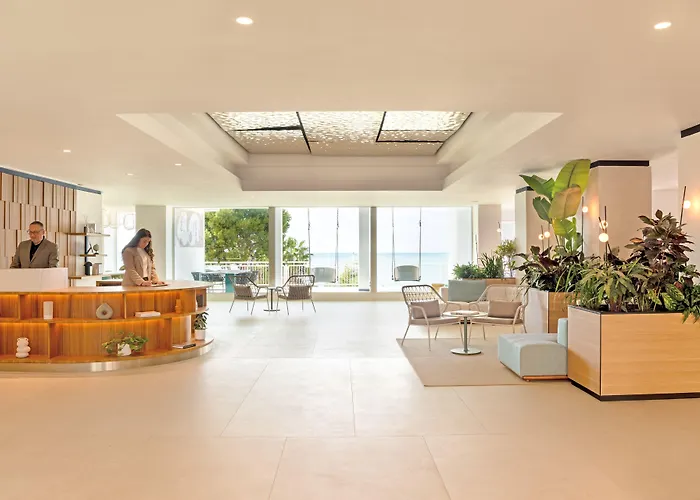 Hotel con piscina: Hotel Delfino Taranto