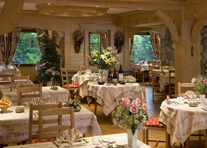 Chalet-Hôtel Neige et Roc, The Originals Relais  Samoëns