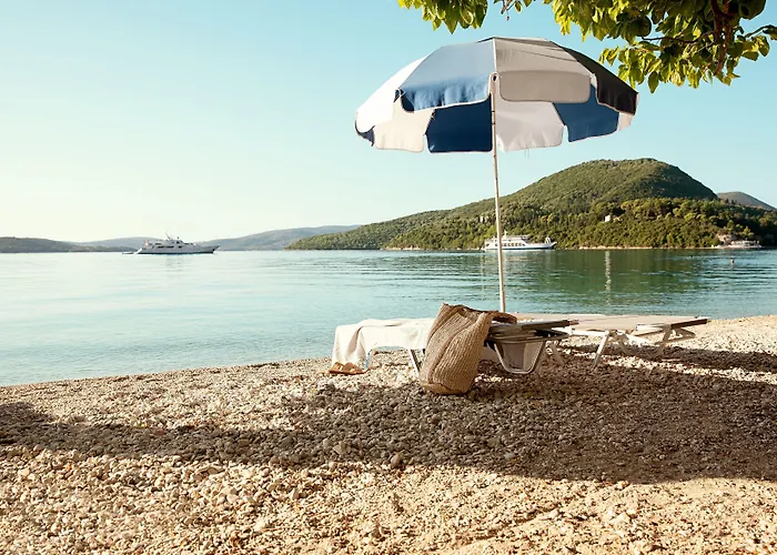 Avra Beach Hotel