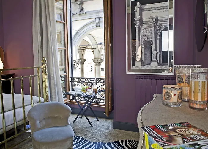  Porcellino Gallery Art Boutique Bb