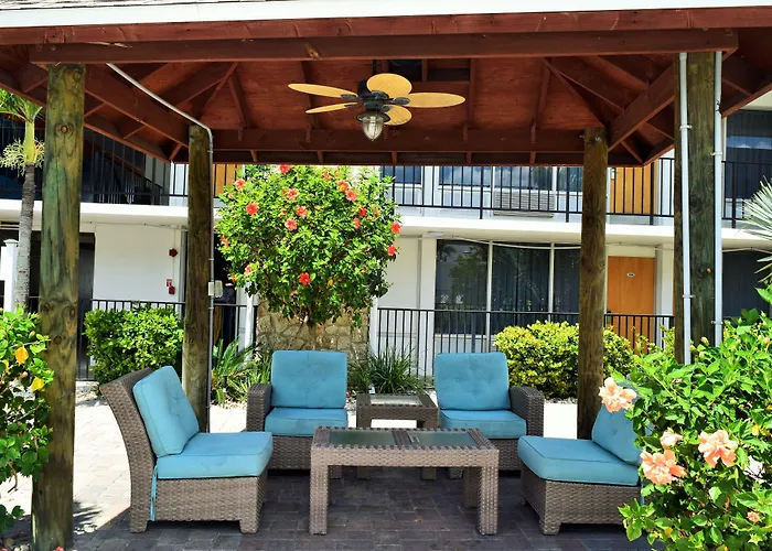 Hotels Close to Airport Dolphin Key - Cape Coral