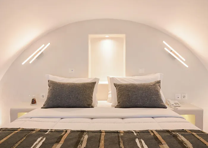 Amerisa Suites & Villa Firá