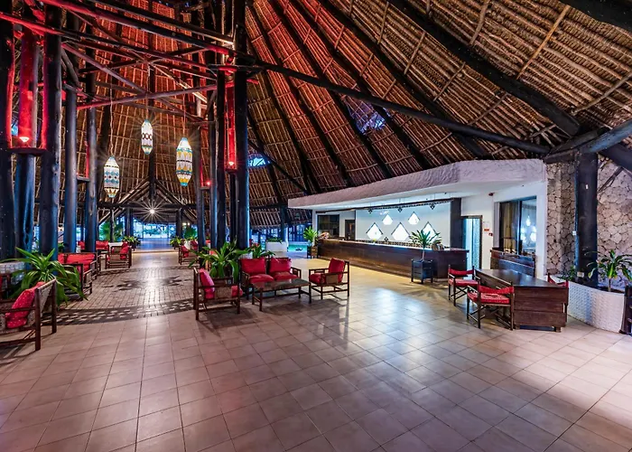 Luxury hotel only: Safari Beach Hotel