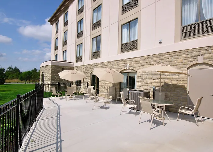 Holiday Inn Express & Suites Ottawa Airport By Ihg