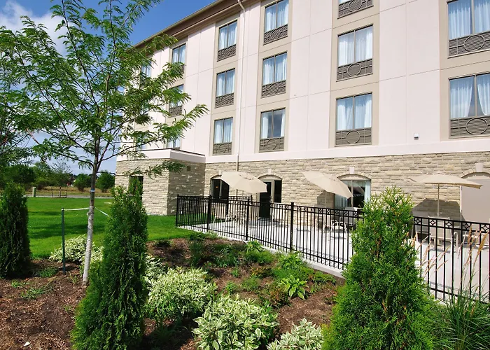 Holiday Inn Express & Suites Ottawa Airport By Ihg