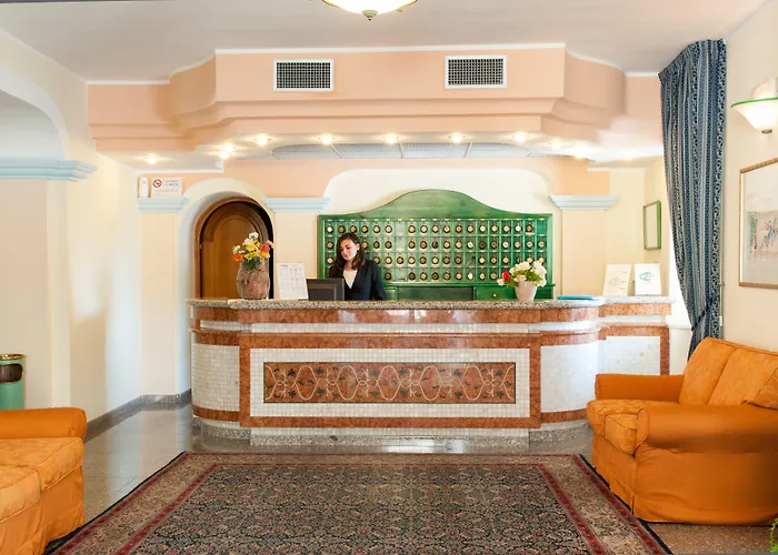 Hotel con piscina: Hotel Maria Rosaria