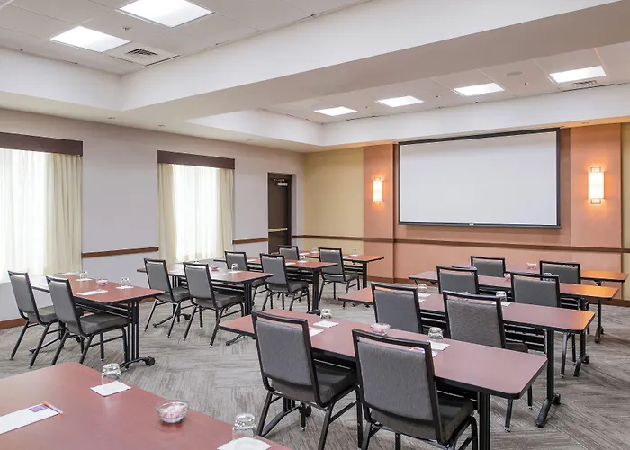 Hyatt Place Charleston Airport / Convention Center