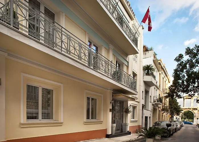 Self Catering: Ava Hotel And Suites