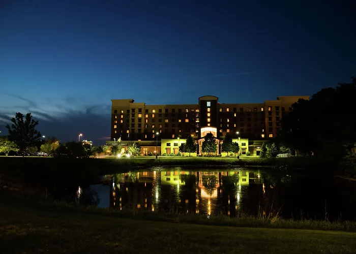 Hotel near College: Embassy Suites By Hilton Minneapolis North