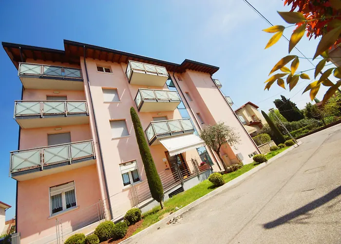 Hotel Jacuzzi: Hotel Clarin 14 By Dori