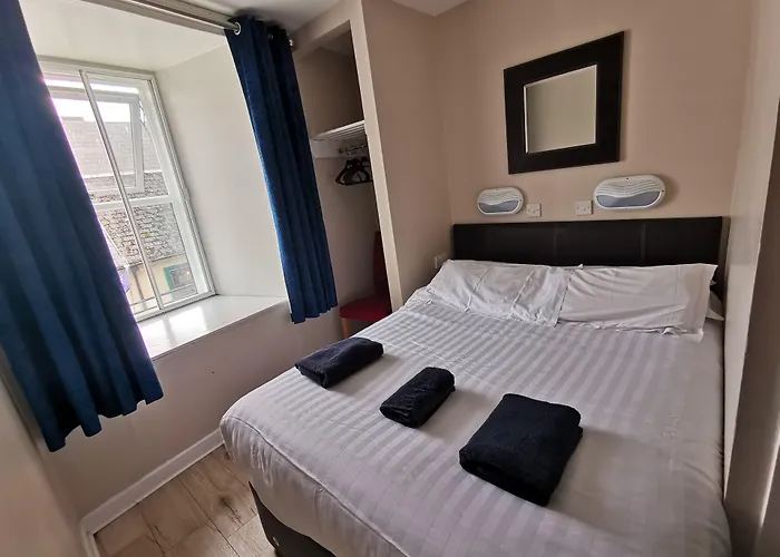 Snoozles Quay Street Tourist Hostel
