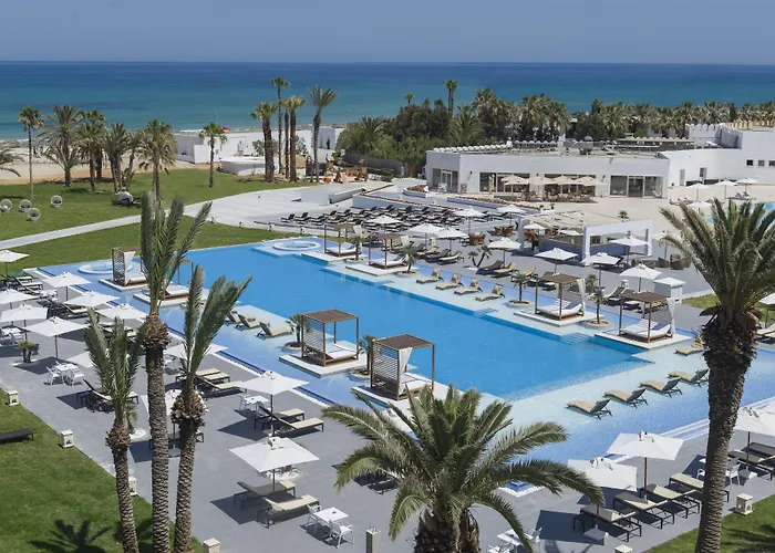 Beach Hotels Tour Khalef