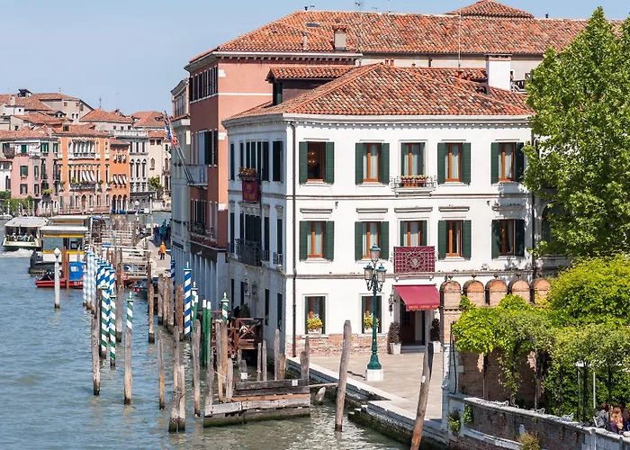Casino hotel: Canal Grande