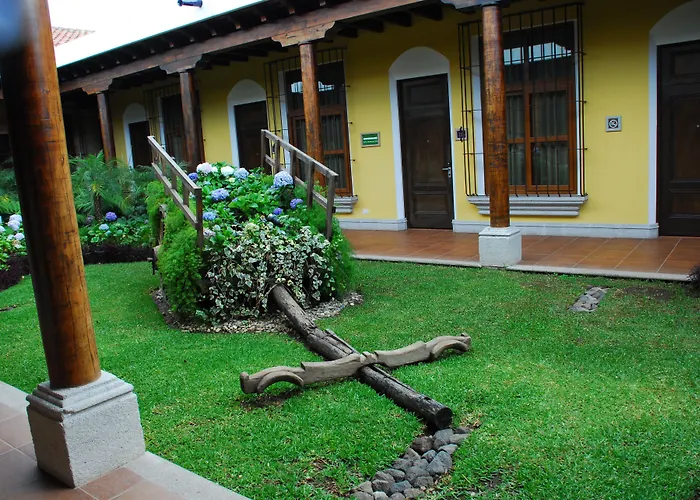 Pet Friendly hotel: Camino Real Antigua