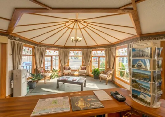 Motel: Amber Court Motel