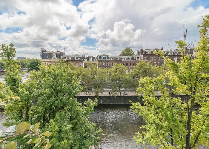 Amstel Corner Hotel