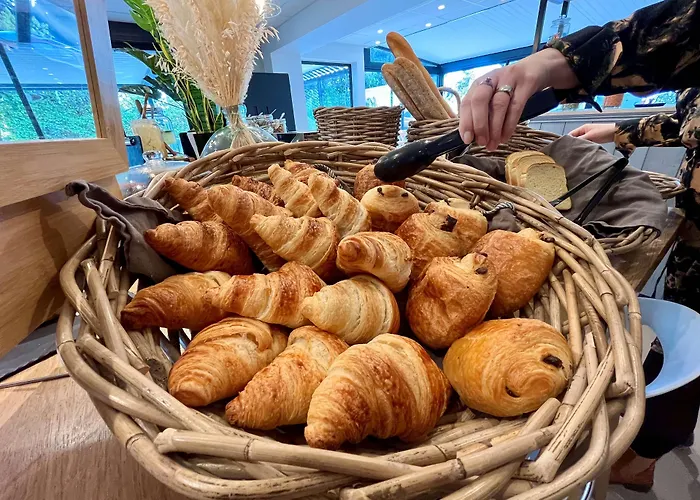 Hôtel avec tennis: Campanile Carcassonne Est - La Cité