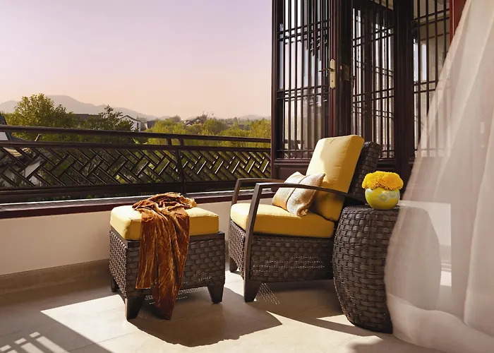 Hotel with view: Four Seasons Hotel Hangzhou At West Lake