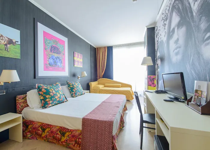 Hotel all'aeroporto: Admiral Art Hotel