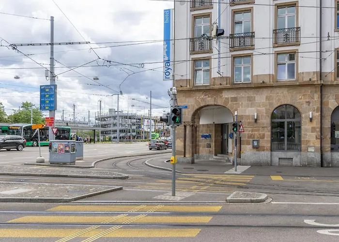 4 star hotel: Royal Hotel - Urban Living