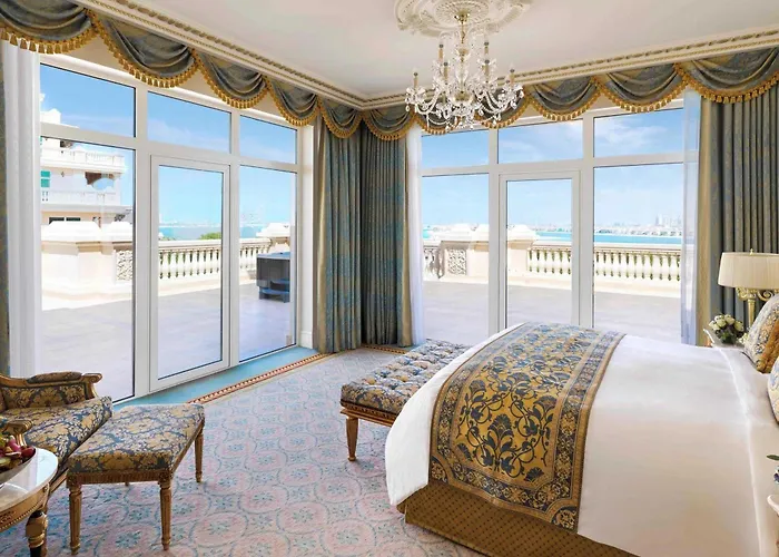 Resort: Raffles The Palm