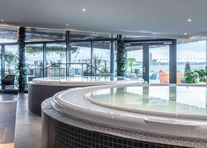 Luxury hotel only: Radisson Blu Riverside Hotel