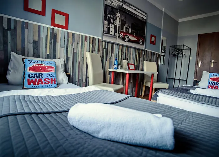 The Hostels Explorer B&B Old Town Rooms & Apartment #Don'T Be A Tourist, Be An Explorer!