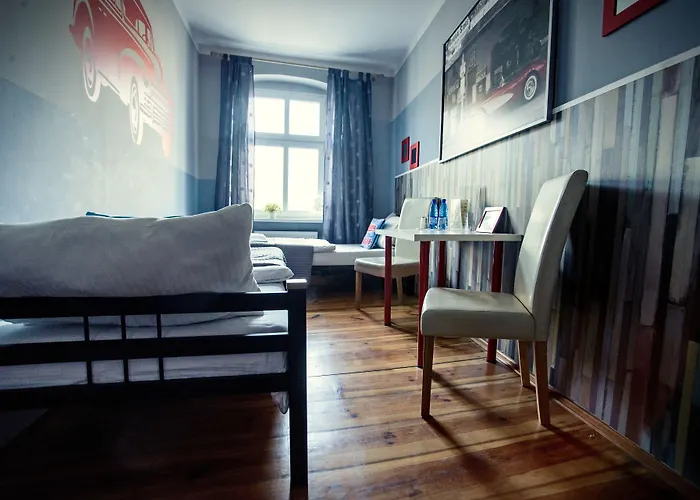 The Hostels Explorer B&B Old Town Rooms & Apartment #Don'T Be A Tourist, Be An Explorer!