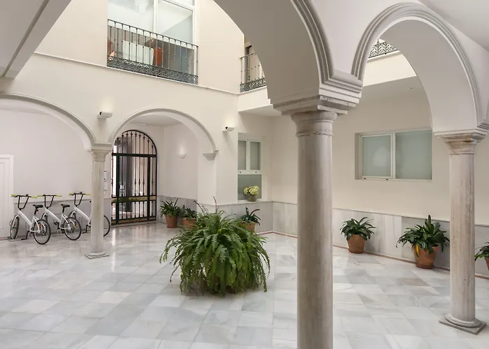 Suites Sevilla Plaza