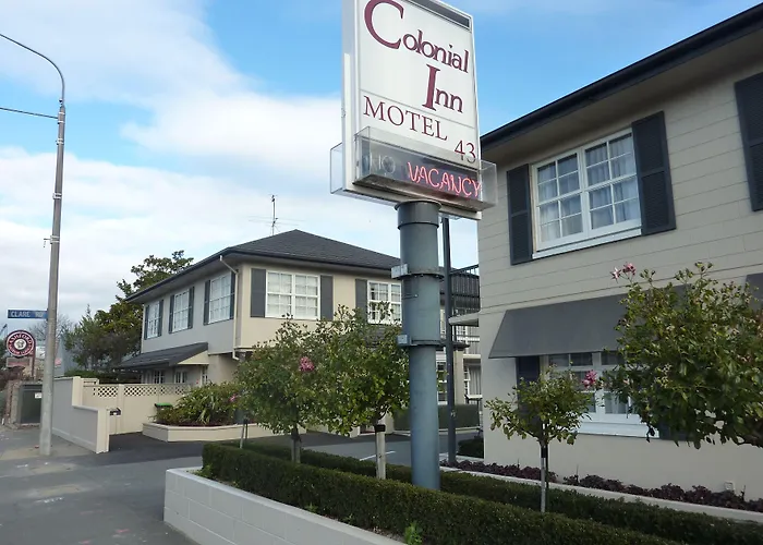 Motel: Colonial Inn Motel