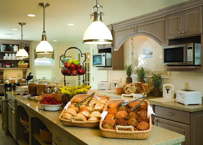 Hotels with a view Anchor In - Hyannis, Ma