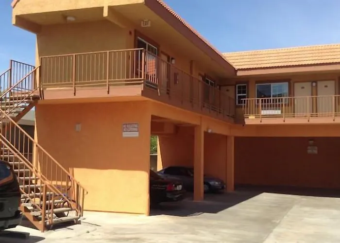 Pet Friendly hotel: Coast Motel