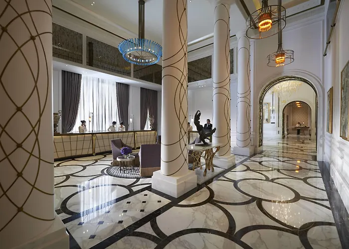 Luxury hotel only: Mandarin Oriental, Taipei